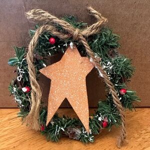 Christmas Wreath Ornament in good condition